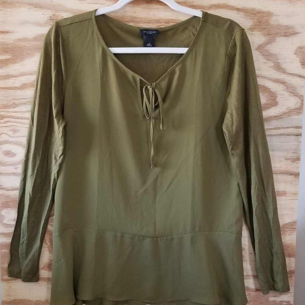 Ann Taylor Factory Women's Top Small‎
